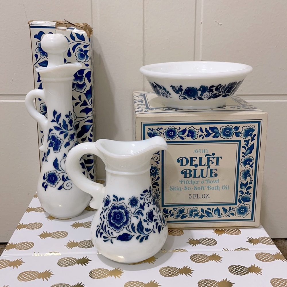 VINTAGE AVON SET